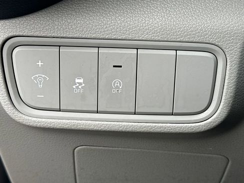 Used 2024 Kia Soul LX image 16