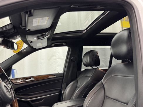 Used 2018 Mercedes-Benz GLS 550 4MATIC w/ Driver Assistance Package image 18