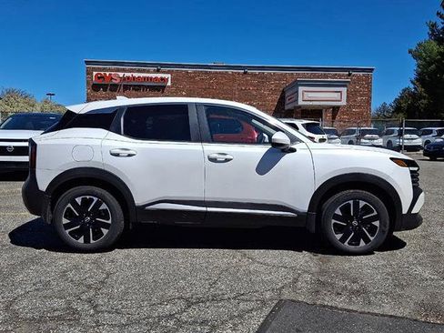 New 2025 Nissan Kicks SV AWD/4WD image 8