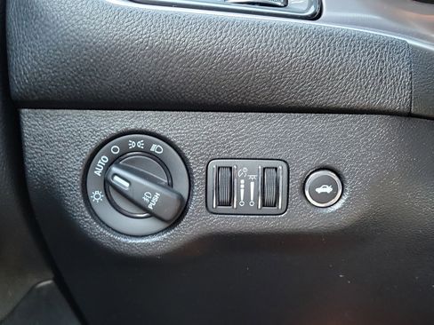 Used 2022 Dodge Challenger SXT w/ Blacktop Package image 22