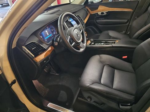 Certified 2023 Volvo XC90 B6 Plus w/ Protection Package AWD/4WD image 17