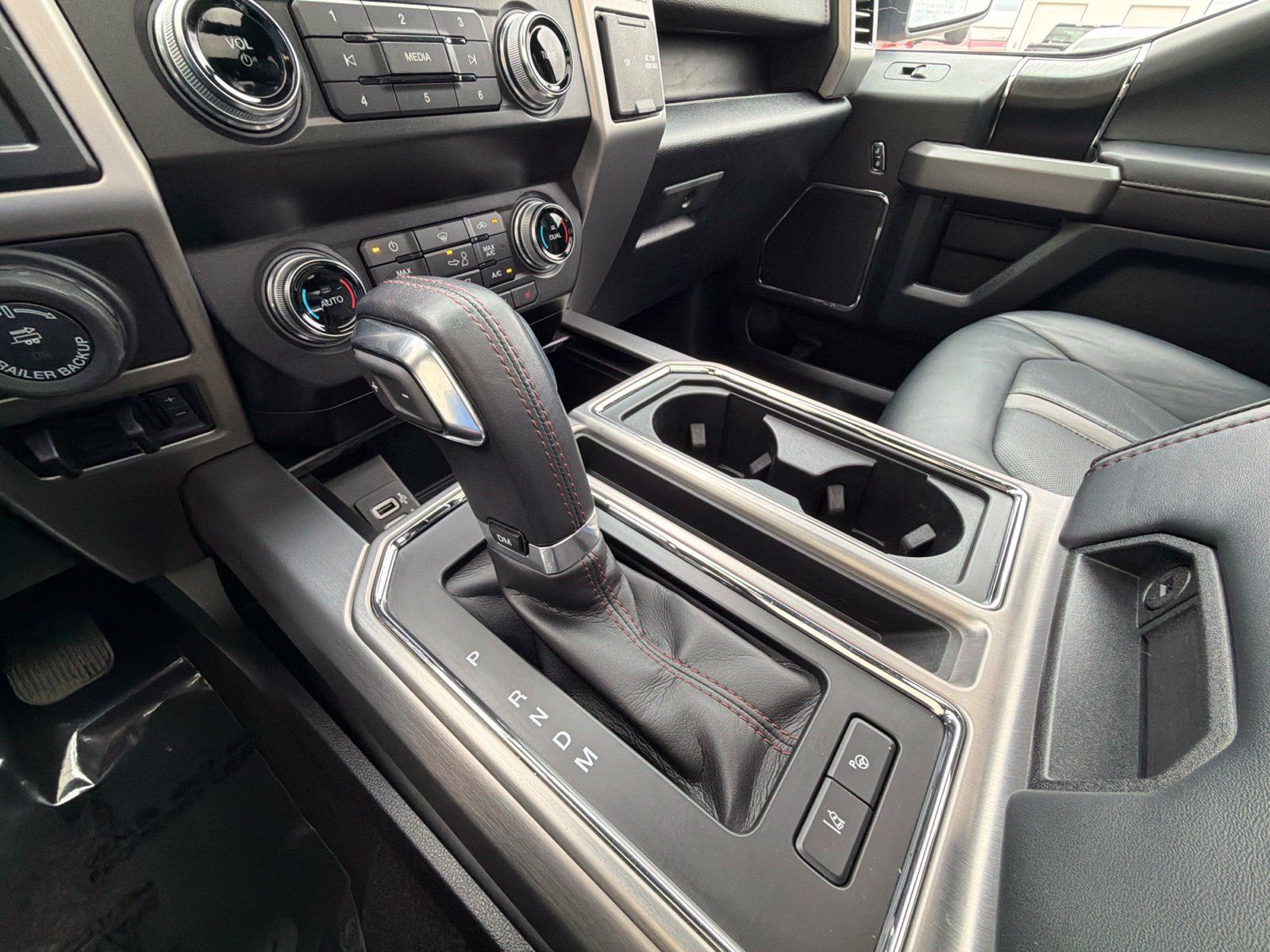 Certified 2020 Ford F150 Platinum w/ Equipment Group 701A Luxury AWD/4WD image 30