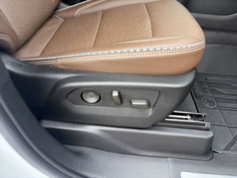 Used 2023 Chevrolet Tahoe High Country w/ Premium Package RWD image 36