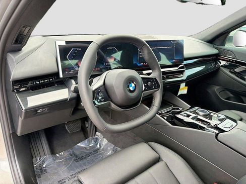 New 2026 BMW 530i w/ Convenience Package RWD image 27