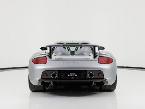 Used 2004 Porsche Carrera GT RWD image 5