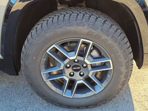 New 2026 GMC Terrain AT4 AWD/4WD image 5