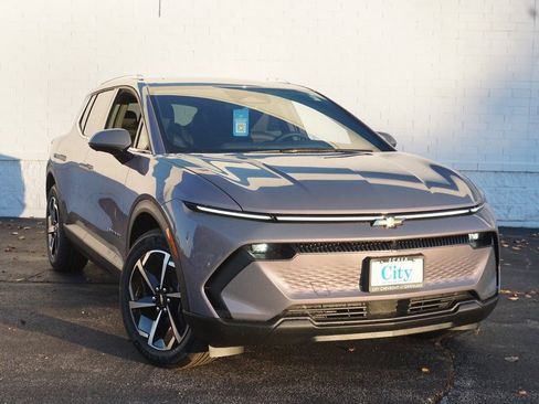 New 2026 Chevrolet Equinox EV LT image 4