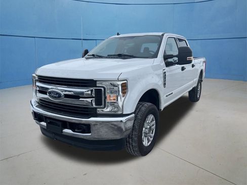 Used 2019 Ford F250 XLT w/ Snow Plow Prep Package image 2