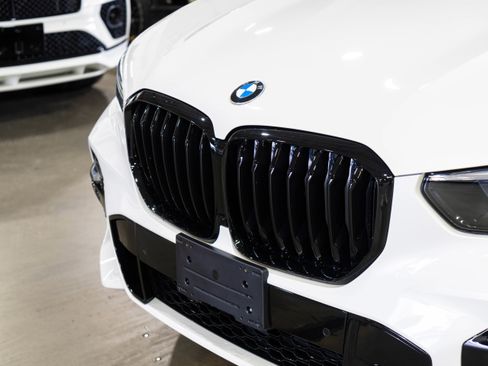 Used 2023 BMW X5 xDrive40i w/ M Sport Package image 9