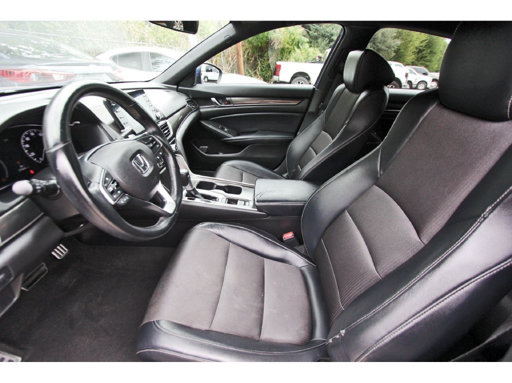 Used 2018 Honda Accord Sport image 12