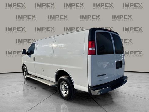 Used 2024 Chevrolet Express 2500 w/ Driver Convenience Package image 3