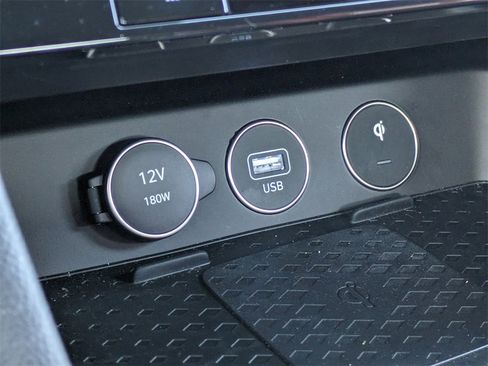 Used 2025 Genesis G70 2.5T w/ Sport Prestige Package image 23