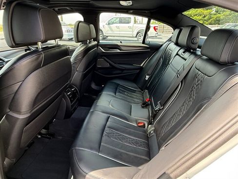 Used 2023 BMW M550i xDrive w/ Executive Package AWD/4WD image 11