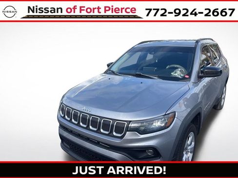 Used 2022 Jeep Compass Latitude AWD/4WD image 1