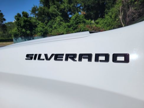 Used 2020 Chevrolet Silverado 1500 Custom w/ Custom Value Package AWD/4WD image 14