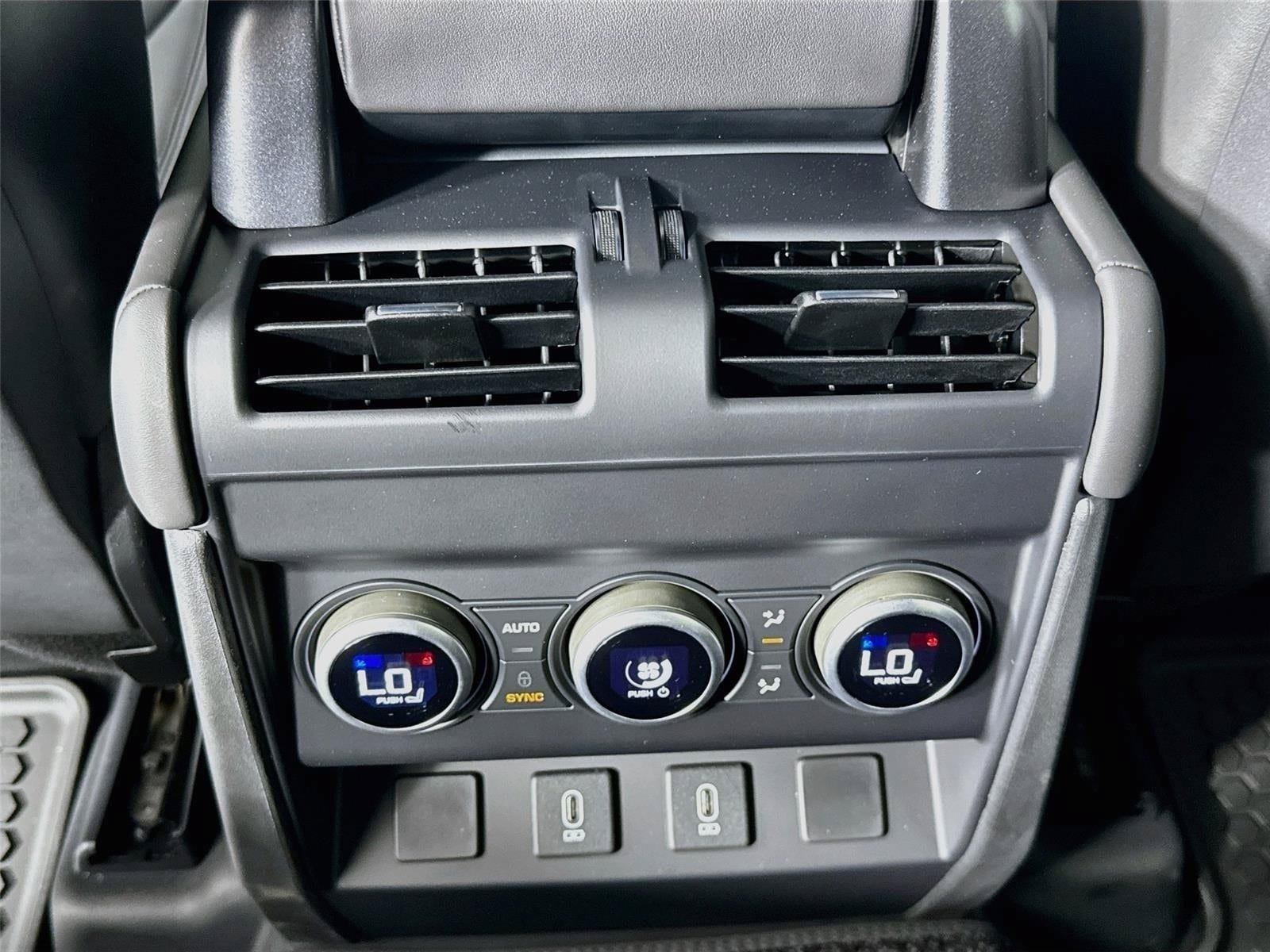 New 2026 Land Rover Defender 130 X-Dynamic SE AWD/4WD image 27
