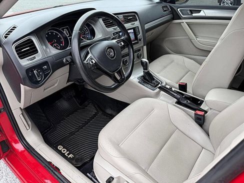 Used 2015 Volkswagen Golf SE w/ Lighting Package image 9