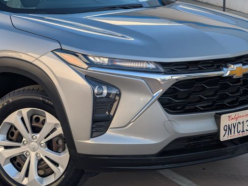 Certified 2024 Chevrolet Trax LS FWD image 3
