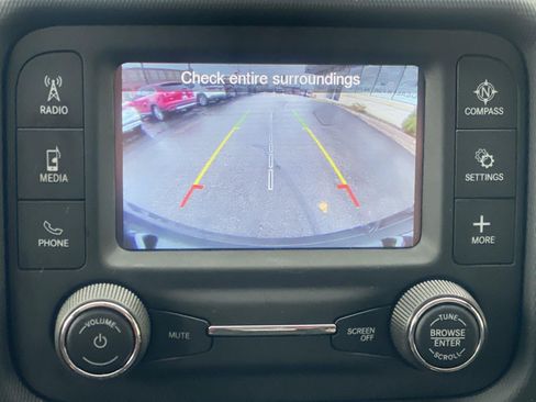 Used 2019 Jeep Wrangler Unlimited Sport S image 7