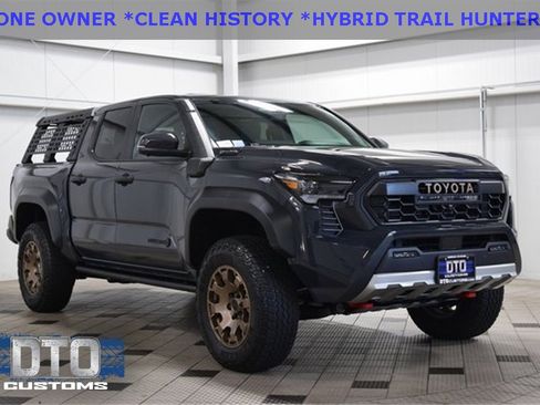 Used 2025 Toyota Tacoma Trailhunter image 1