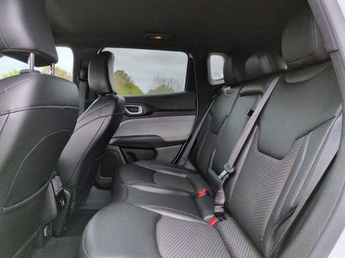 Used 2024 Jeep Compass Latitude AWD/4WD image 25