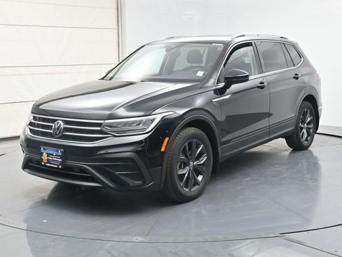 Used 2022 Volkswagen Tiguan SE w/ Panoramic Sunroof Package AWD/4WD image 1