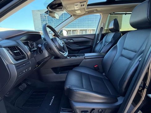 Used 2023 Nissan Rogue SV w/ SV Premium B Package FWD image 27