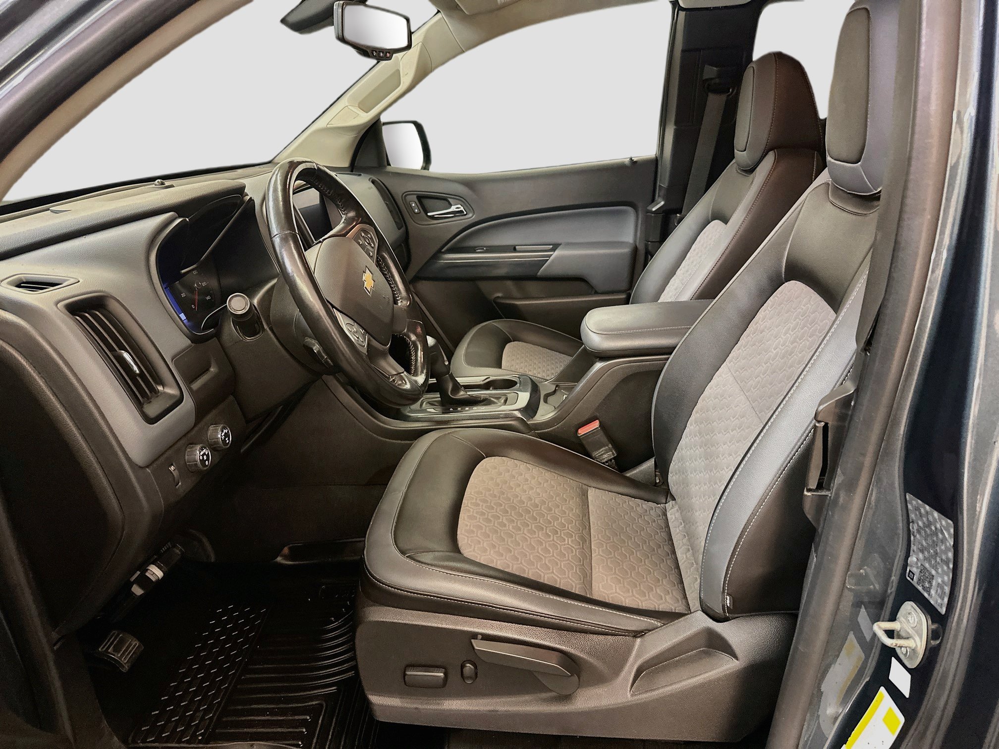 Used 2019 Chevrolet Colorado Z71 AWD/4WD image 13