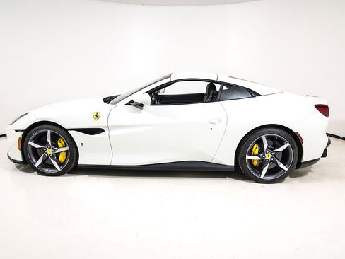Certified 2022 Ferrari Portofino M RWD image 28