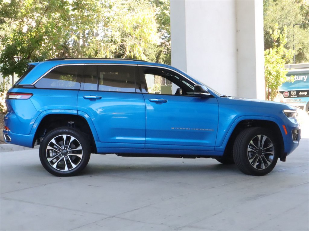 New 2023 Jeep Grand Cherokee Overland w/ Luxury Tech Group IV AWD/4WD image 4