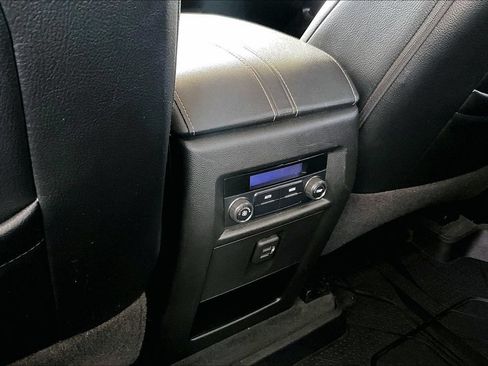 Used 2019 Chevrolet Traverse LT FWD image 33