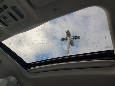 Certified 2023 Toyota Highlander XLE image 33