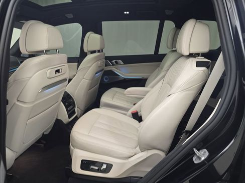 Certified 2025 BMW X7 xDrive40i w/ Executive Package AWD/4WD image 24
