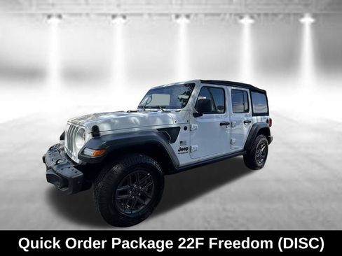 Used 2021 Jeep Wrangler Unlimited Sport AWD/4WD image 3