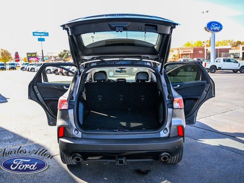 Used 2022 Ford Escape SEL w/ SEL Stealth AWD Package image 17