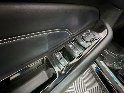 Used 2018 Ford Edge Titanium image 18