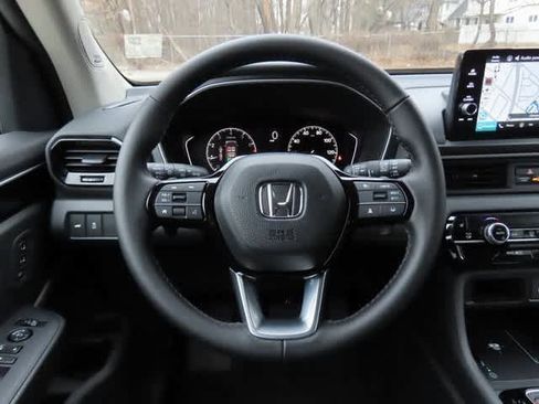 New 2025 Honda Pilot Touring image 20