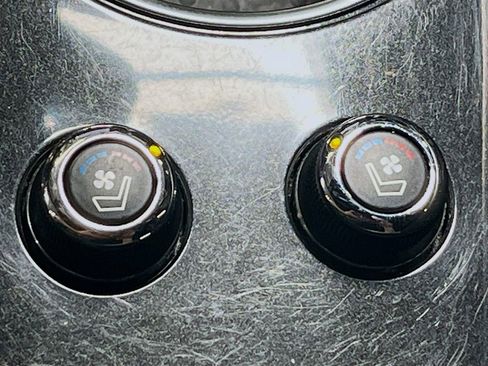 Used 2023 Nissan Maxima SR w/ Sport Mat Group FWD image 20
