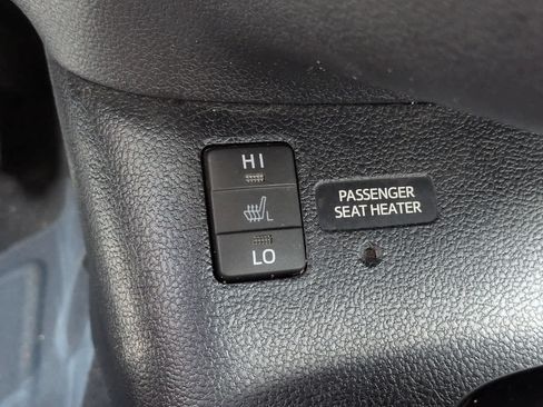 Used 2016 Toyota Prius Four FWD image 22