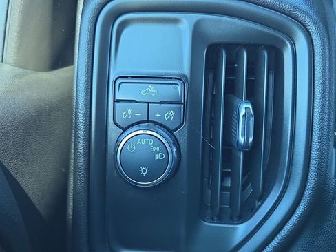 Used 2022 Chevrolet Silverado 1500 Custom image 26