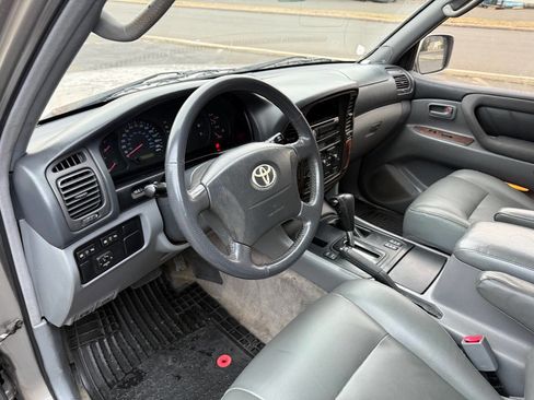 Used 2001 Toyota Land Cruiser image 15