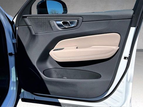 Certified 2026 Volvo XC60 B5 Plus w/ Protection Package Premier image 28