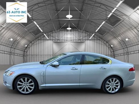 Used 2011 Jaguar XF Premium RWD image 2