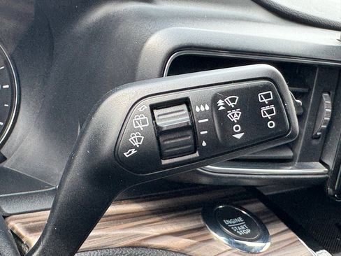 Used 2022 Ford Explorer Limited AWD/4WD image 64