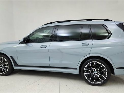 Used 2025 BMW X7 xDrive40i w/ M Sport Package image 4