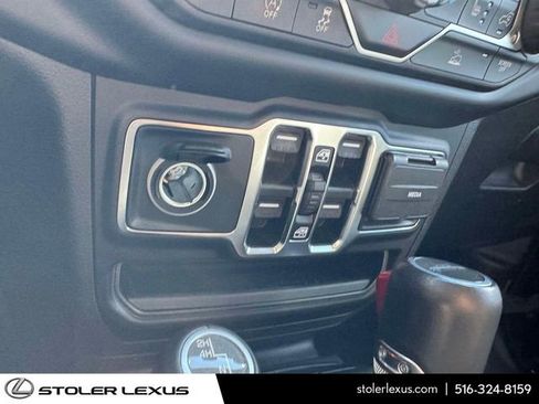 Used 2021 Jeep Gladiator Overland w/ Popular Equipment Package AWD/4WD image 29