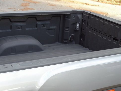 Used 2025 GMC Sierra 2500 AT4 w/ AT4 Premium Plus Package image 33