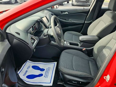 Used 2018 Chevrolet Cruze LT FWD image 10