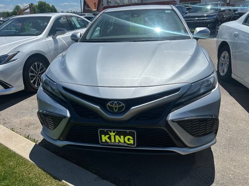 Used 2023 Toyota Camry XSE image 3