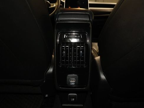 Used 2025 Jeep Compass Trailhawk AWD/4WD image 29